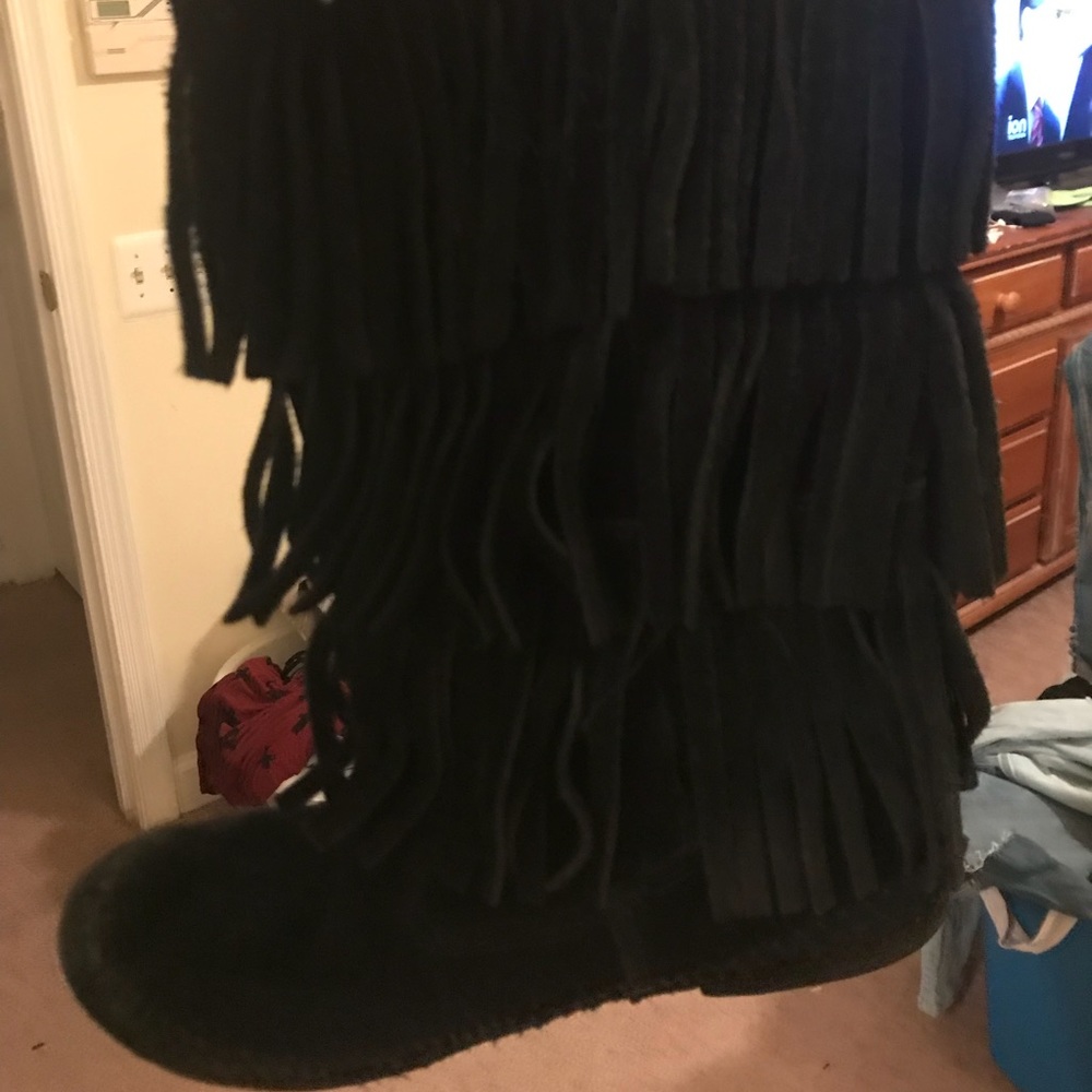 Minnetonka black tassel boots